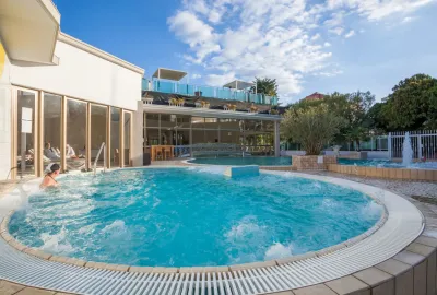 IdealtoursItalienAbanoPatriaAussenpool1.jpg