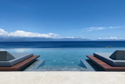 IdealtoursGriechenlandKalamataHotelColonidesInfinityPool.jpg