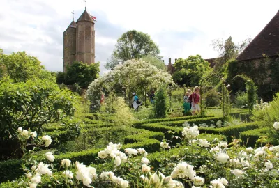 Idealtourskentsissinghurstgartengerda.jpg