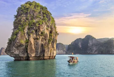 IdealtoursVietnamHalongBayshutterstock257155450.jpg