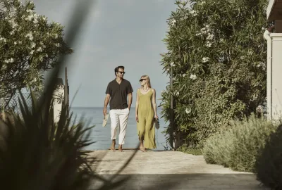 IdealtoursGriechenlandKorfuOlivarSuitescouple.jpg