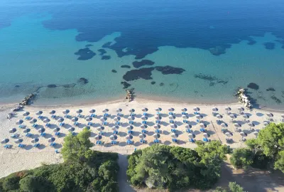 IdealtoursGriechenlandChalkidikiBlueDolphinBeachSakis.jpg