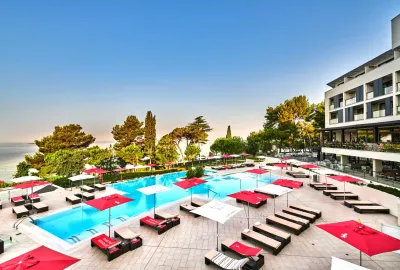 IdealtoursKroatienIstrienParentiumPlavaLagunaHotelmitPool.jpg