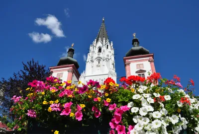 IdealtourssterreichMariazellshutterstock146338673.jpg
