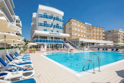 IdealtoursItalienAdriaJesoloHotelCondorAuenansicht.jpg