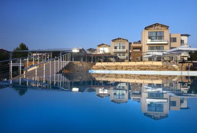 IdealtoursGriechenlandChalkidikiIstionClubHotelPool.jpg