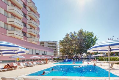 IdealtoursItalienAdriaGatteoaMareHotelAlbadOroPool.jpg