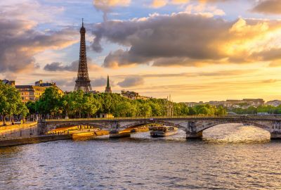 IdealtoursFrankreichEiffelturmmitFlussSeineshutterstock2011777535.jpg