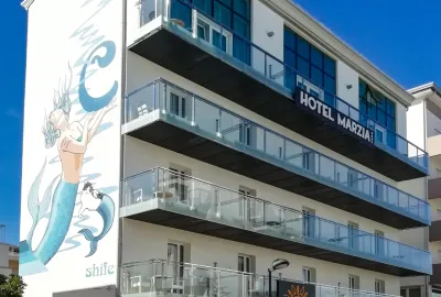 IdealtoursItalienAdriaCaorleMarziaHolidayQueenHotelHochformat2025.jpg