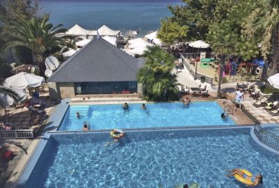 IdealtoursGriechenlandChalkidikiNaiasBeachHotelPool.jpg