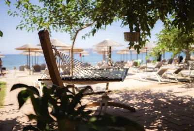 IdealtoursGriechenlandKalamataZoeResortStrand.jpg