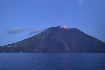 Lavaströme Vulkaninsel Stromboli