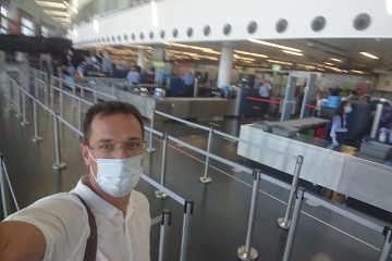 Christof Neuhauser am Flughafen