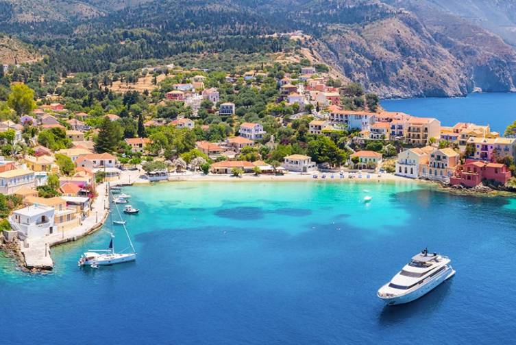 IdealtoursGriechenlandKefaloniaAssosshutterstock1923033542wenigerblau.jpg