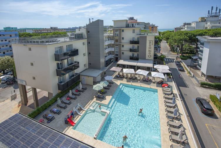 IdealtoursItalienAdriaBibioneGolfHoteluPool.jpg