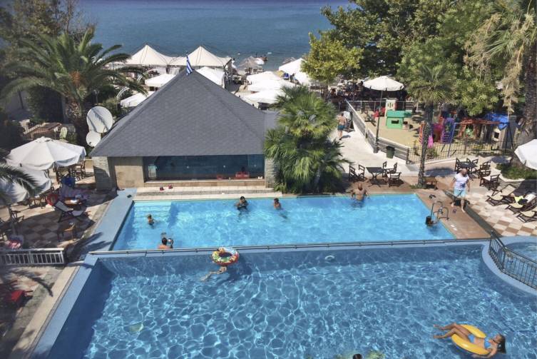 IdealtoursGriechenlandChalkidikiNaiasBeachHotelPool.jpg