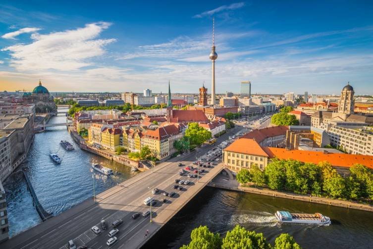 IdealtoursDeutschlandBerlinshutterstock322194089.jpg