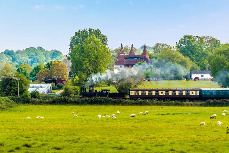 IdealtoursEnglandKentKentEastSussexRailwayshutterstock1406623259.jpg