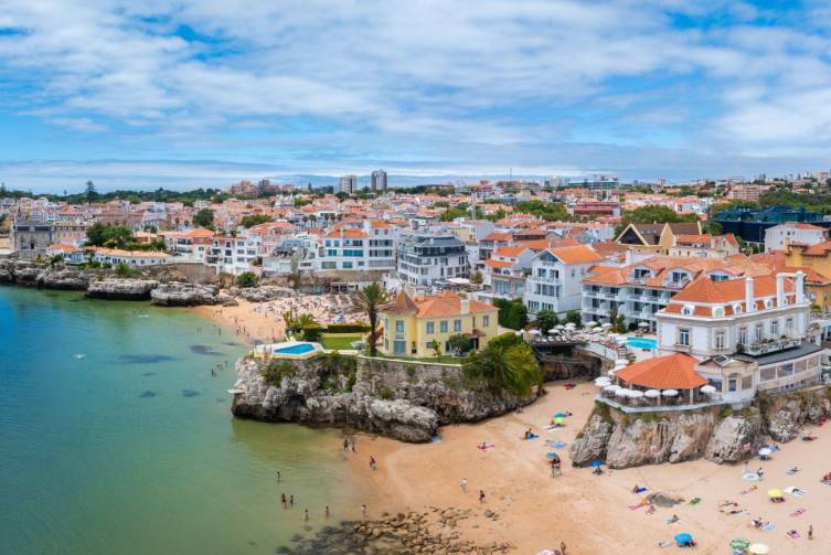 IdealtoursPortugalCascaisshutterstock2536828969.jpg