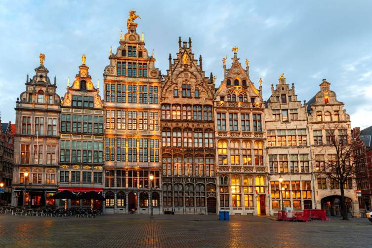 IdealtoursBelgienAntwerpenshutterstock1675569355.jpg