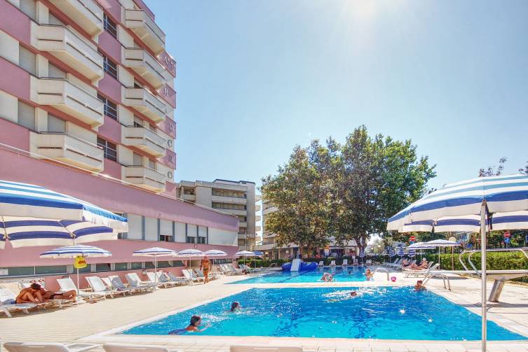 IdealtoursItalienAdriaGatteoaMareHotelAlbadOroPool.jpg
