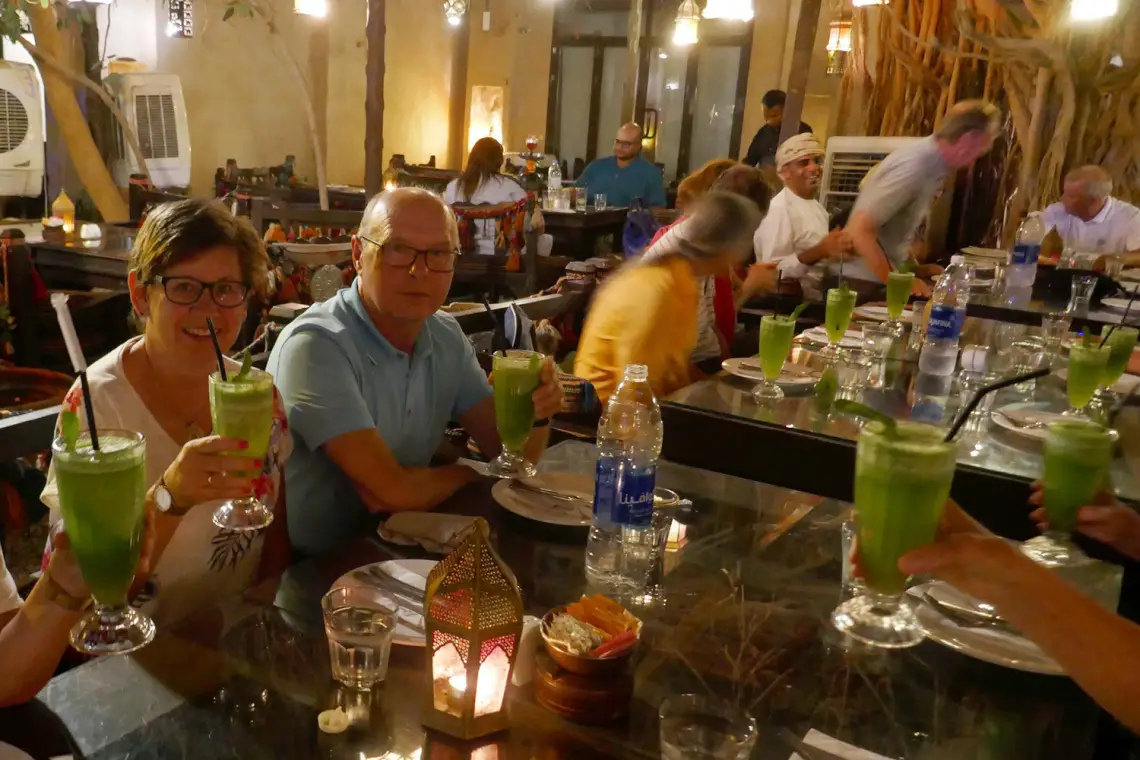 Abendessen in einem arabischen Restaurant