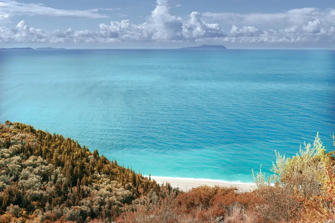 Türkisblaues Meer in Albanien