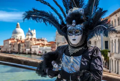 IdealtoursKarnevalVenedigshutterstock374065237.jpg