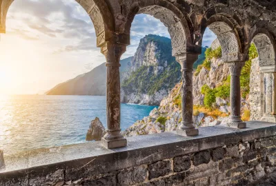 IdealtoursItalienLigurischeKstePortovenereChiesadiSanPietroshutterstock377520472.jpg