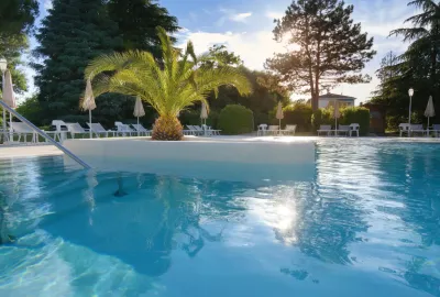 IdealtoursItalienMontegrottoDesBainsAussenpool.jpg