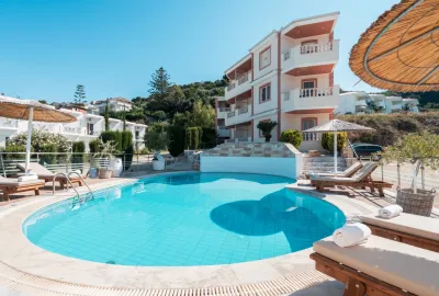 IdealtoursGriechenlandEpirosHoteldelMaremitPoolStefanStrasser.jpg