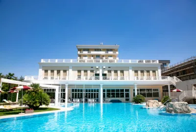IdealtoursItalienAbanoTermeAllAlbaAuenpoolmitHotel.jpg
