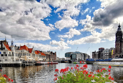 Grachtenhafen in Amsterdam