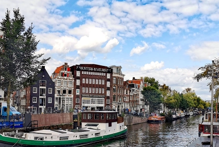 Grachtenhafen in Amsterdam