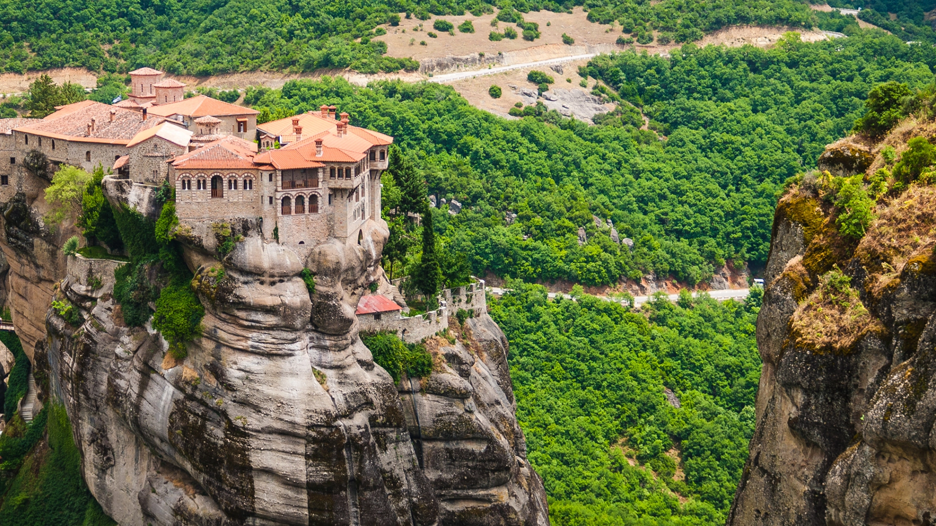 Über den Wolken: Die Magie der Meteora-Klöster in Griechenland