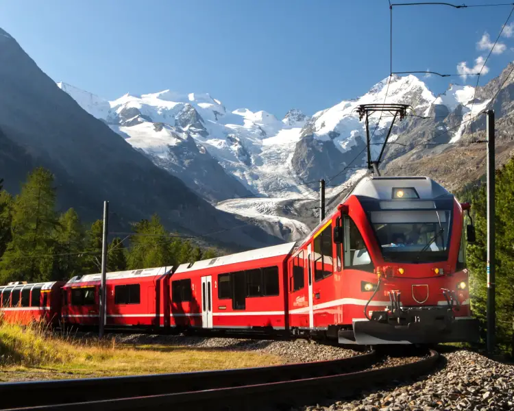 IdealtoursSchweizBerninaExpressshutterstock757288111.jpg