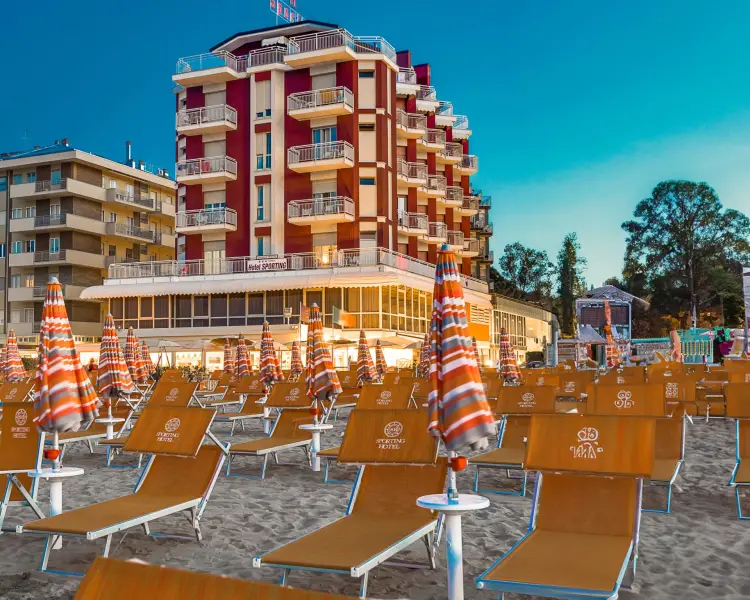 IdealtoursItalienCesenaticoSportingHotelmitStrand.jpg