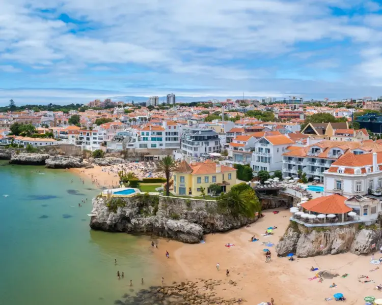 IdealtoursPortugalCascaisshutterstock2536828969.jpg