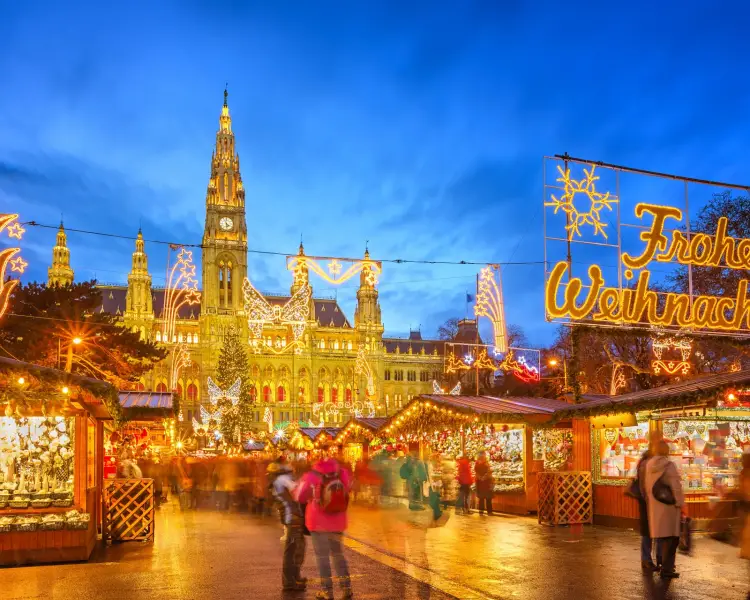 IdealtourssterreichWienAdventmarktRathausplatzshutterstock222150037.jpg