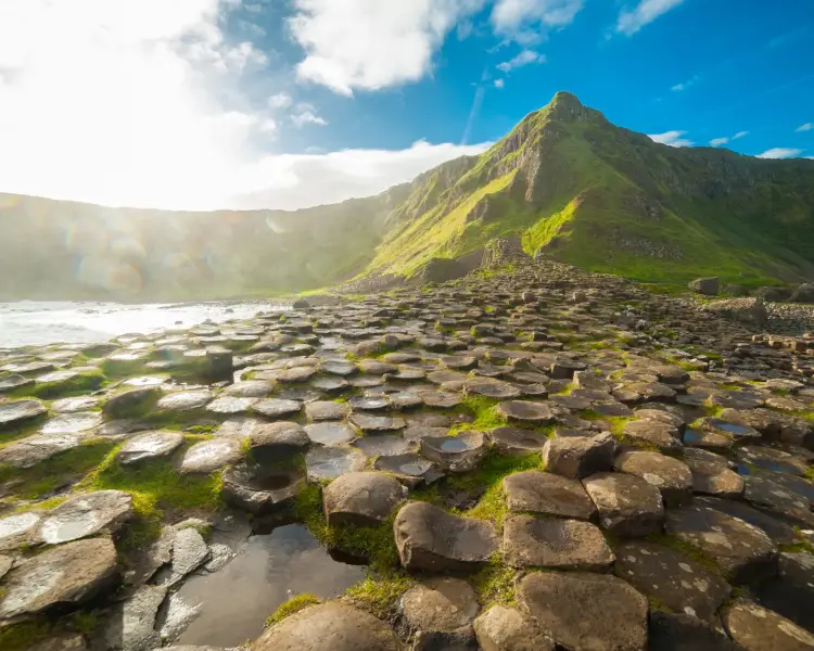 IdealtoursIrlandGiantsCausewayshutterstock776049589.jpg