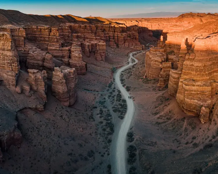 IdealtoursKasachstanCharynCanyonshutterstock2668065419.jpg