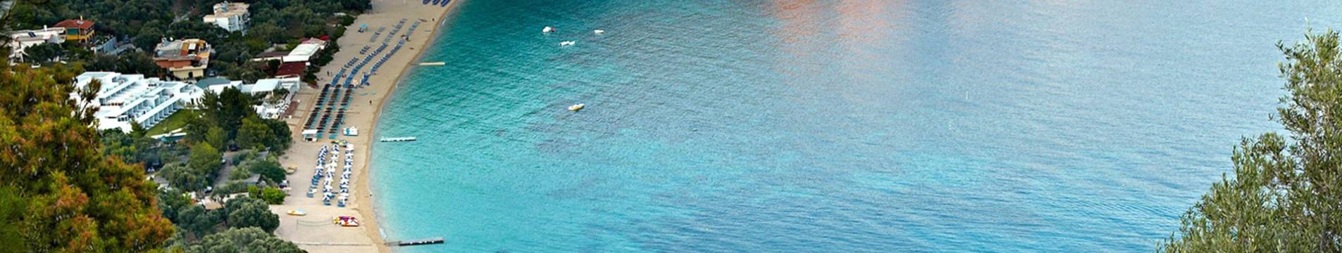 IdealtoursGriechenlandEpirosLichnosBeachTitelbildAnlageLuftaufnahme.jpg