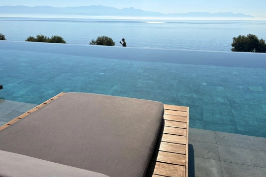 Colonides Retreat Sea and Silence