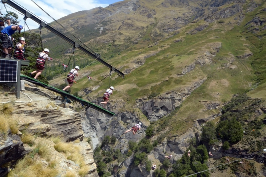 Karin beim Bungee Jump