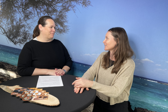 Martina (Marketing iDEALTOURS) im Gespräch mit Katharina Steindl (Viviamo)